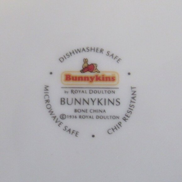 Royal Doulton Bunnykins 8" Plate, Washing the Fire Truck.              J113 - Picture 4 of 4